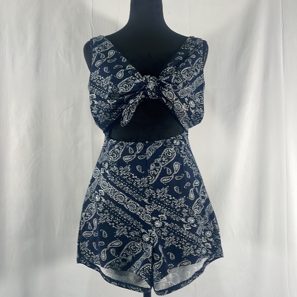 Paisley navy blue,white cut out romper 
Shorts, front tie,Large - Picture 12 of 13